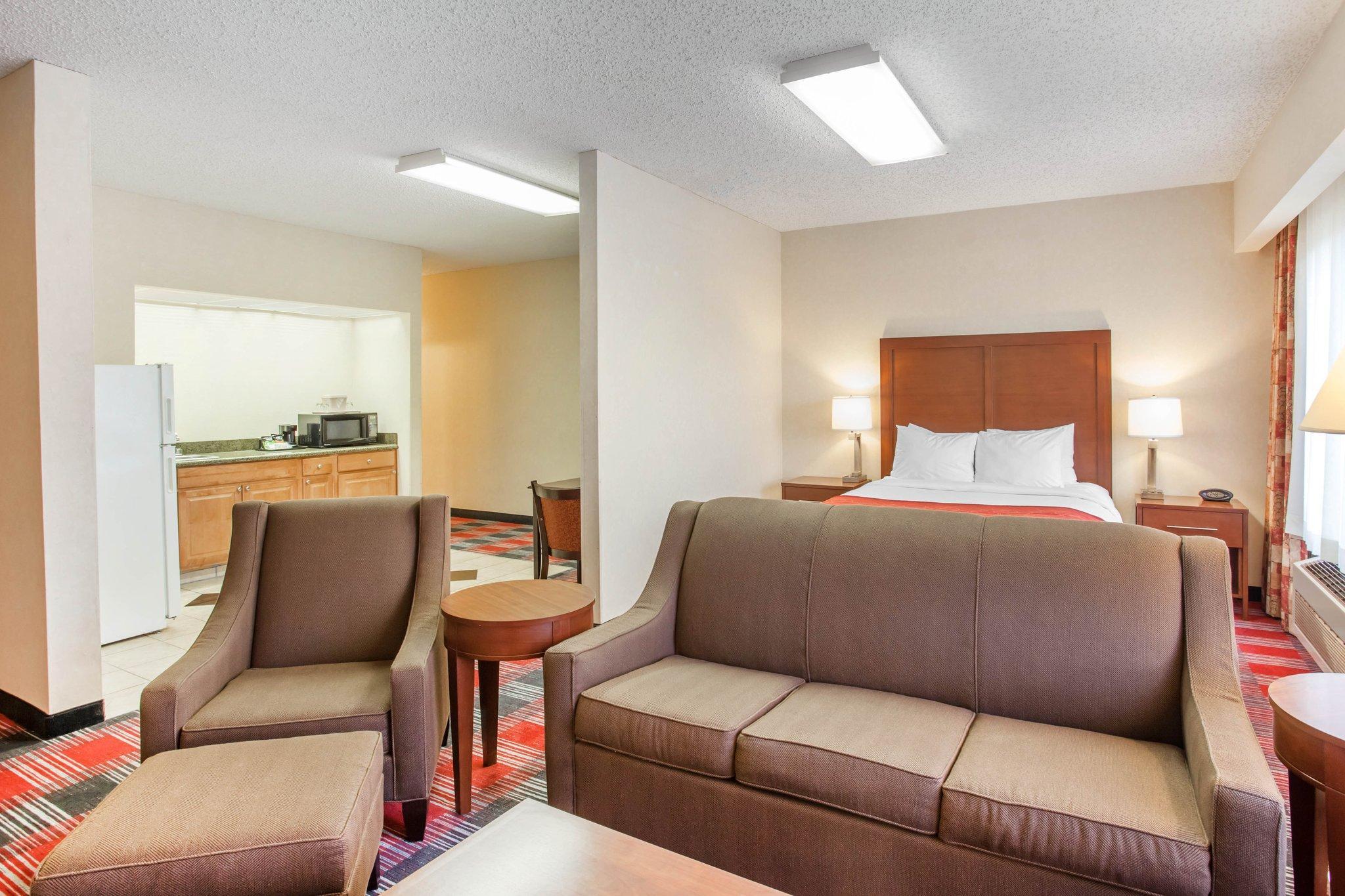 Comfort Suites Near Vancouver Mall Esterno foto
