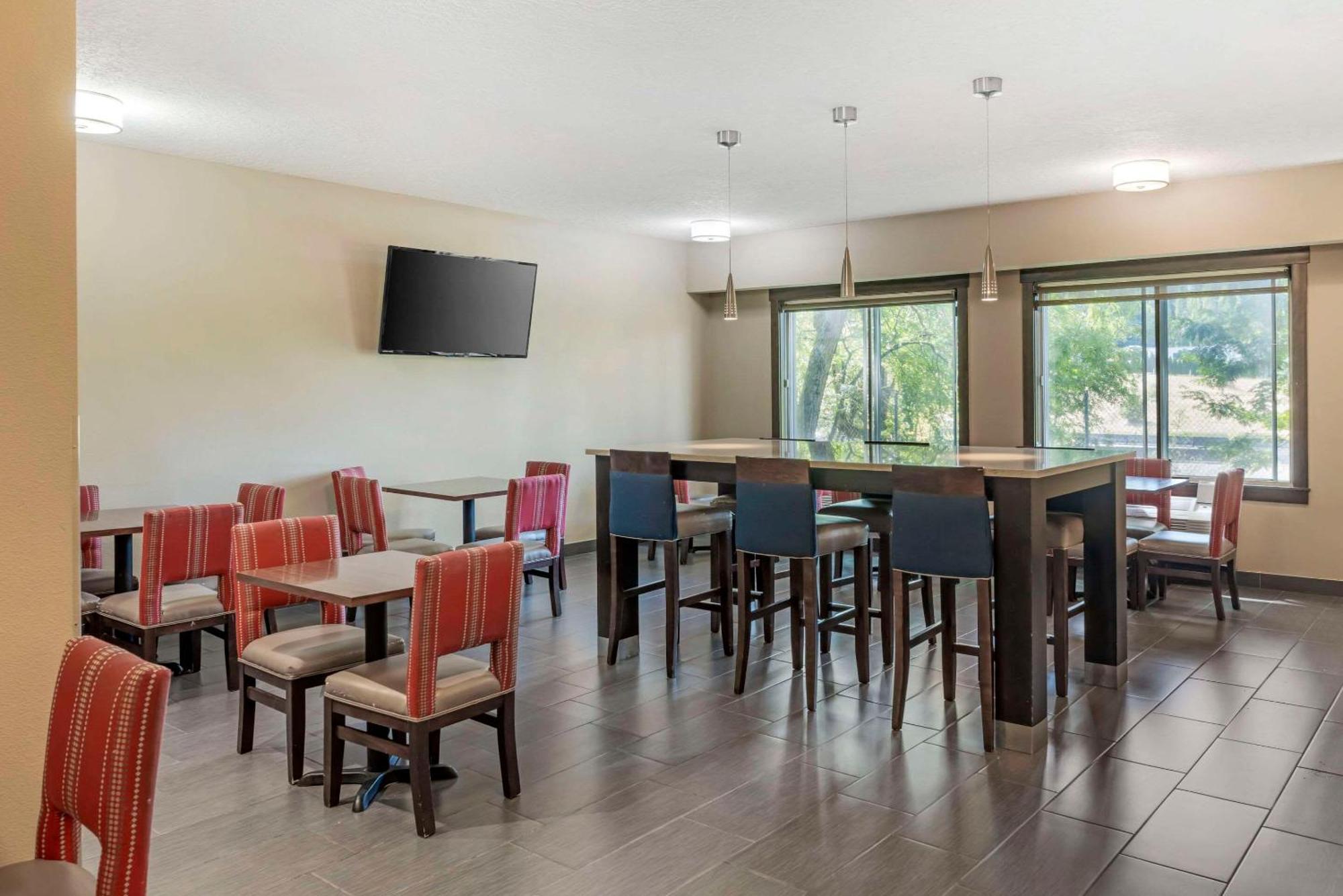 Comfort Suites Near Vancouver Mall Esterno foto