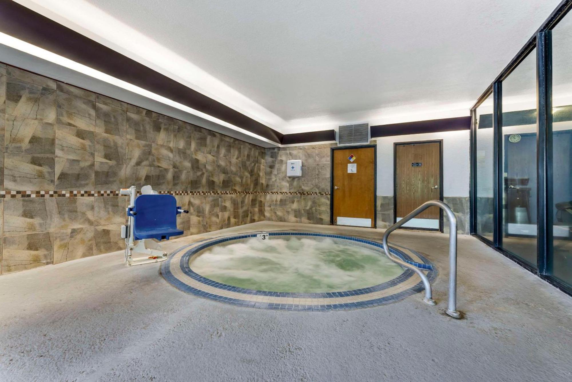 Comfort Suites Near Vancouver Mall Esterno foto