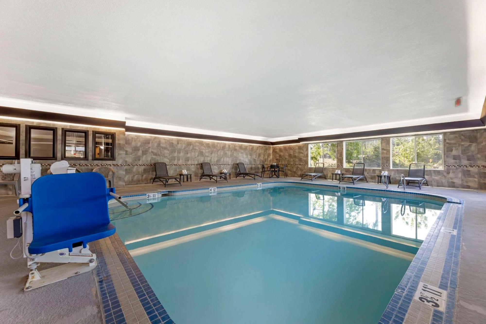 Comfort Suites Near Vancouver Mall Esterno foto