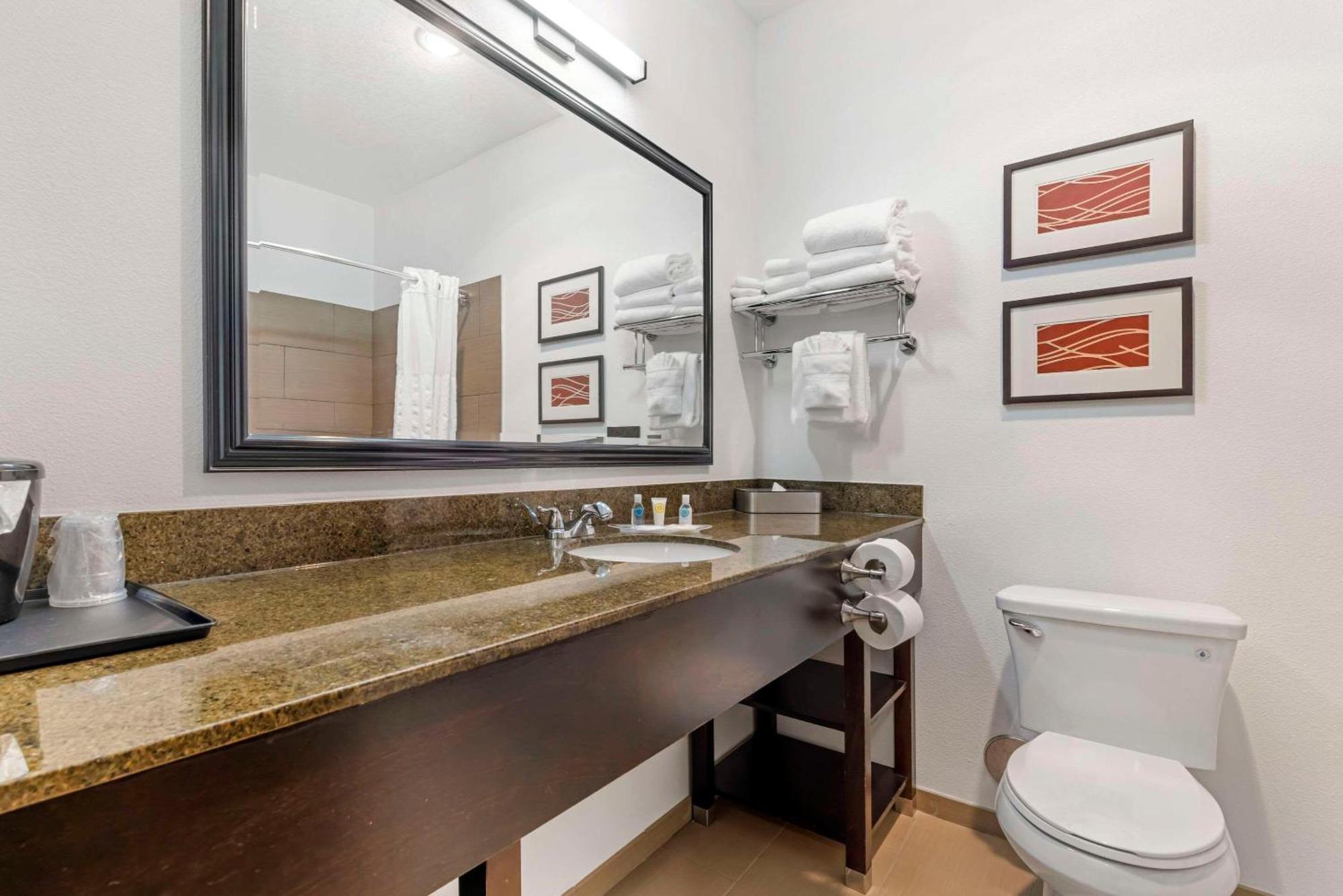 Comfort Suites Near Vancouver Mall Esterno foto
