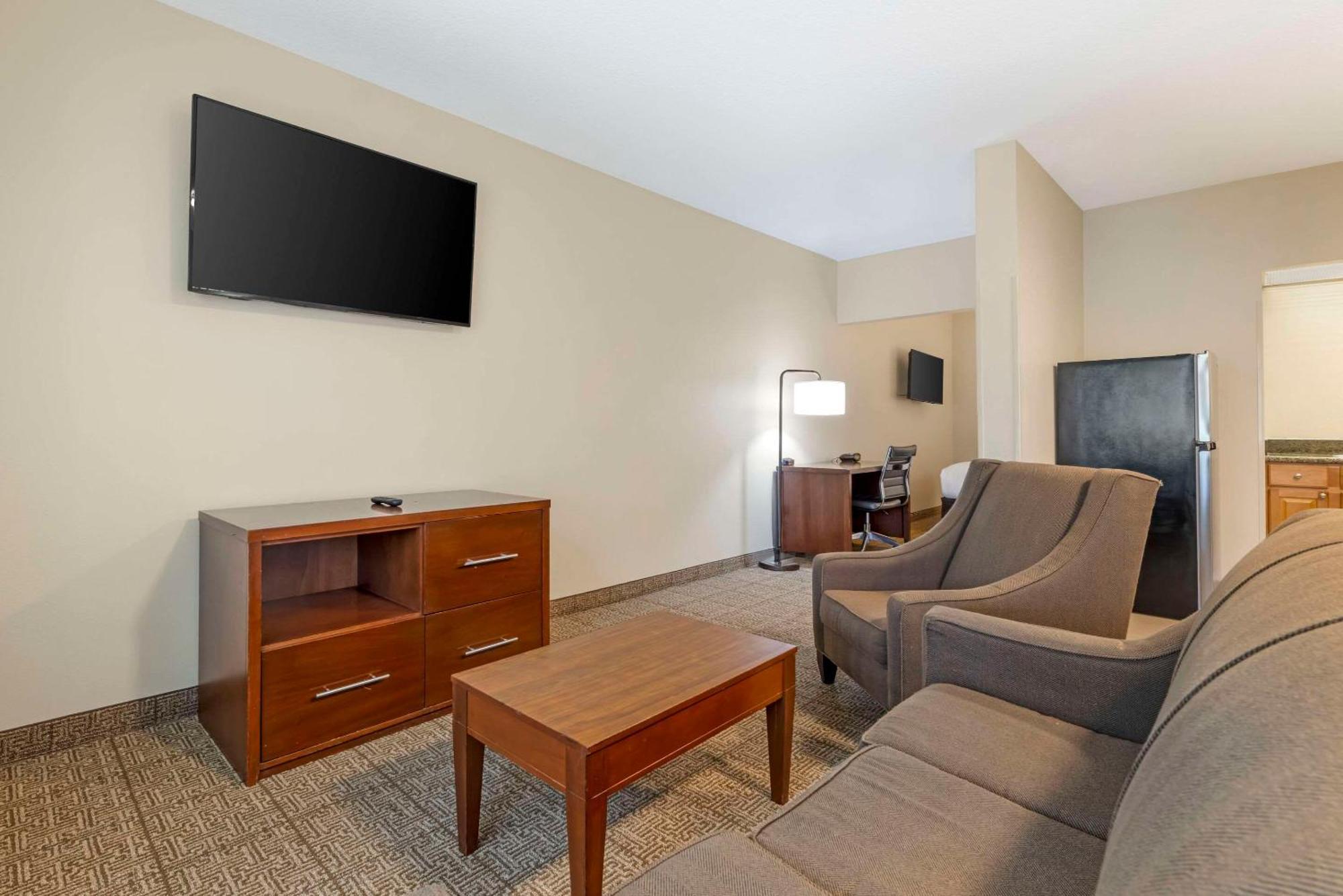 Comfort Suites Near Vancouver Mall Esterno foto