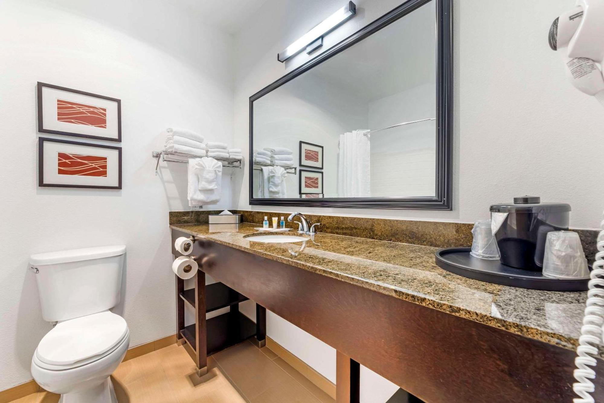 Comfort Suites Near Vancouver Mall Esterno foto