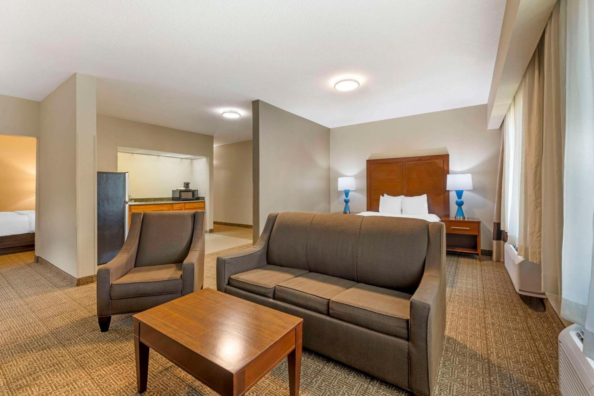 Comfort Suites Near Vancouver Mall Esterno foto