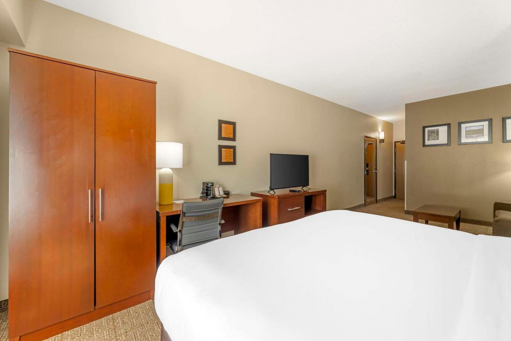 Comfort Suites Near Vancouver Mall Esterno foto